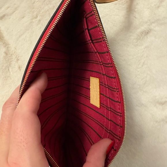 Authentic Louis Vuitton Neverfull GM NEW  monogram pouch wristlet - Picture 6 of 9